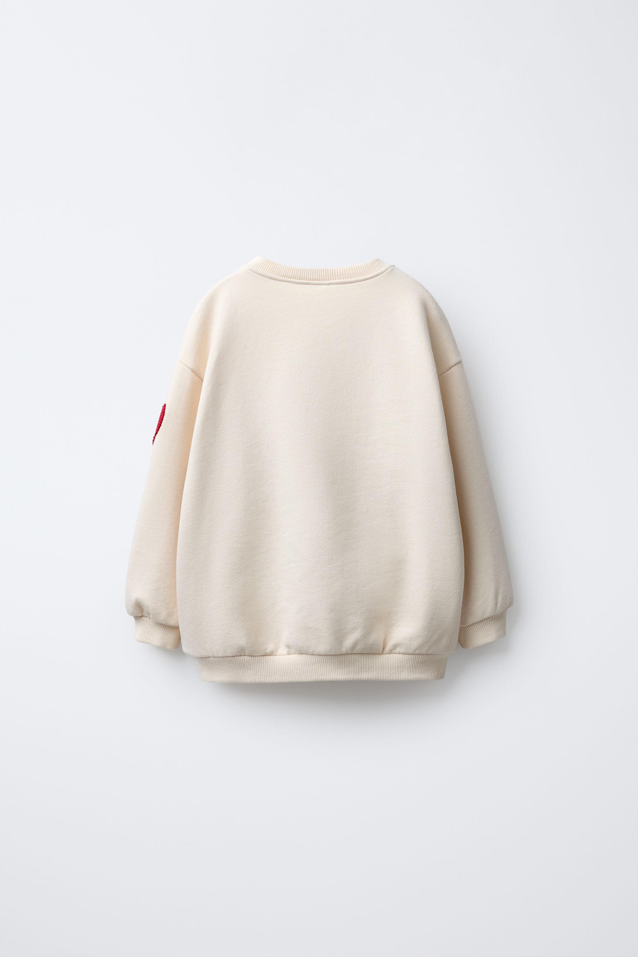 EMBROIDERED HEART SWEATSHIRT